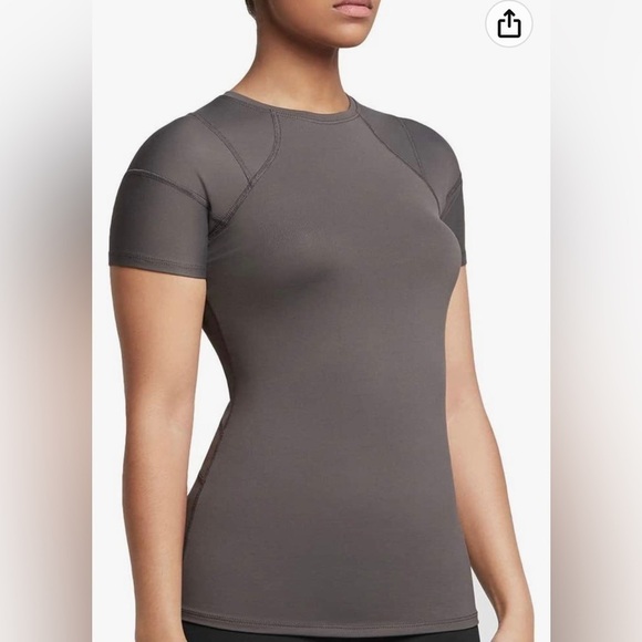 Tommie Copper Women's Pro-Grade Shoulder Support Shirt UPF 50 - Picture 1 of 13
